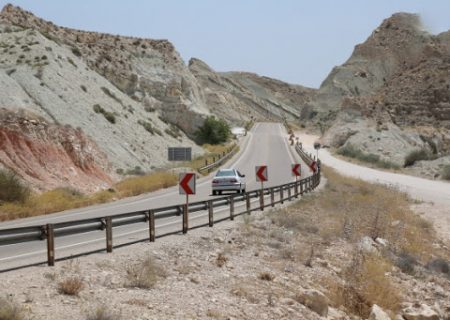 بستن جاده جم – فیروزآباد به تعویق افتاد